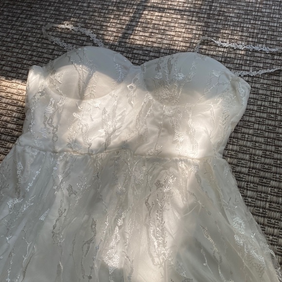 WHITE Dress 👗 🌟NWOT 👰‍♂️